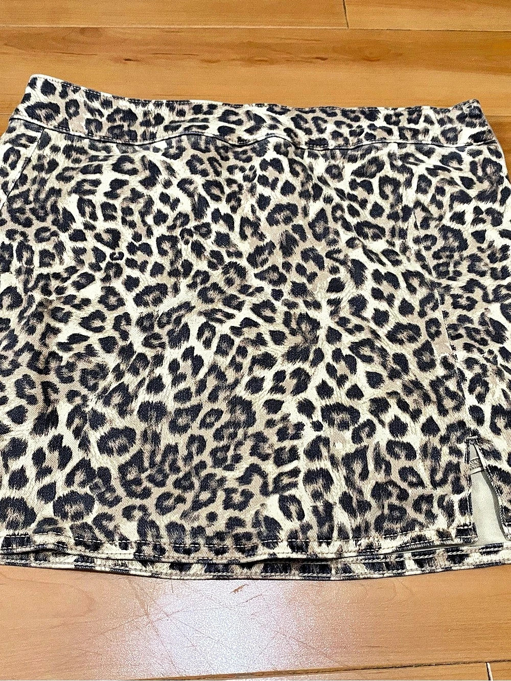 American Eagle Next Level Stretch Leopard Print Mini Skirt Medium